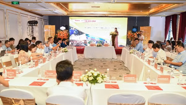 Tái cơ cấu doanh nghiệp nhà nước là nhiệm vụ chiến lược để nâng cao hiệu quả sử dụng nguồn lực quốc gia.