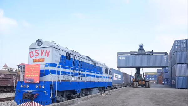 Chuyến tàu liên vận quốc tế xuất phát từ tỉnh Thanh Hải, Trung Quốc về đến ga Yên Viên, Hà Nội ngày 3/6/2026.