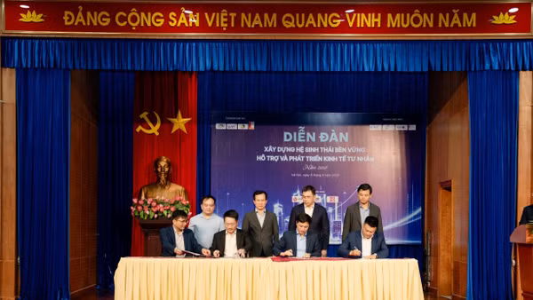 Lễ ký kết hợp tác giữa các đơn vị nhằm cam kết hỗ trợ cho doanh nghiệp tư nhân.