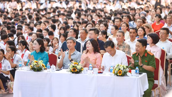 Quang cảnh buổi lễ tổng kết và chung kết cuộc thi STEM Robotics Champion của Trường trung học cơ sở Giảng Võ. (Ảnh: THANH TÙNG)