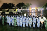 Thủ trưởng Học viện Hải quân quán triệt, giao nhiệm vụ cho cán bộ, chiến sĩ tham gia giúp nhân dân.