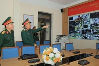 Đoàn công tác kiểm tra tại Phòng Điều hành huấn luyện.