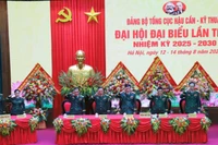 Đoàn Chủ tịch điều hành đại hội.