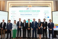 Các đại biểu tham dự họp báo công bố Diễn đàn Kinh tế Xanh 2025. (Ảnh: EUROCHAM)