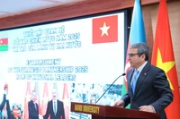 Đại sứ Shovgi Mehdizada giới thiệu quan hệ song phương Azerbaijan-Việt Nam. (Ảnh: Đại sứ quán Azerbaijan tại Việt Nam)