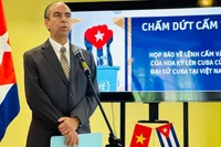 Ngài Rogelio Polanco Fuentes, Đại sứ Đặc mệnh toàn quyền Cộng hòa Cuba tại Việt Nam, chủ trì buổi họp báo. (Ảnh: Đại sứ quán Cuba tại Việt Nam)