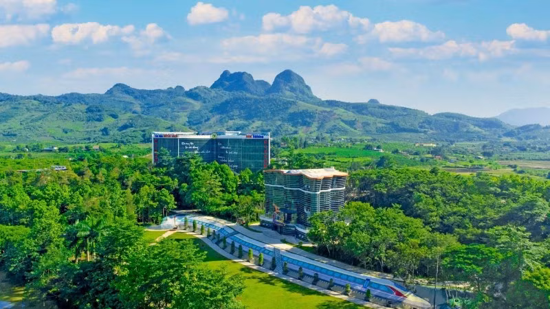 Công viên Di sản các nhà khoa học Việt Nam ấn tượng giữa thiên nhiên xanh mát. (Ảnh MEDDOM)