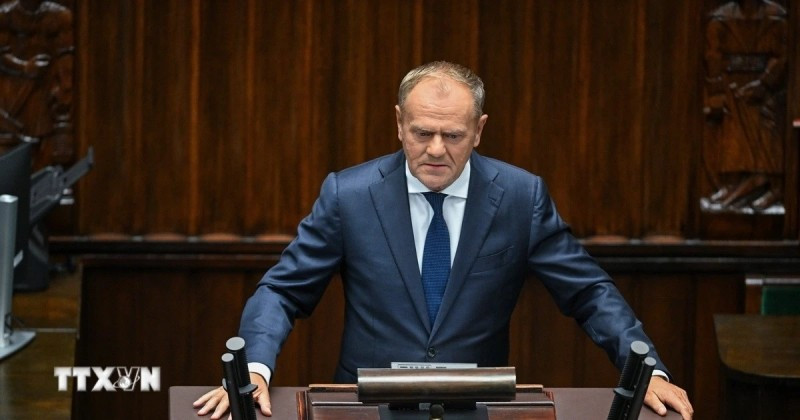Thủ tướng Ba Lan Donald Tusk phát biểu tại phiên họp Hạ viện ở Warsaw, về vụ xâm phạm của máy bay không người lái, ngày 10/9/2025. (Nguồn: PAP/TTXVN)