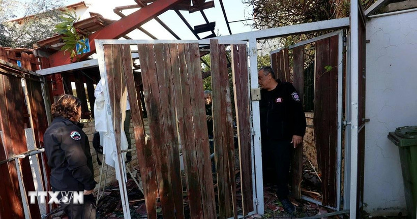 Ngôi nhà bị phá hủy sau vụ tấn công tên lửa tại Rishon Letsiyon, Israel, ngày 9/3/2026. (Nguồn: THX/TTXVN)