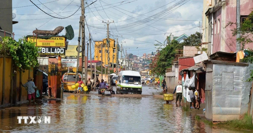Madagascar là một quốc đảo lớn nằm ở Ấn Độ Dương, cách bờ biển Đông Nam của Mozambique khoảng 400km. Đây là hòn đảo lớn thứ 4 thế giới về diện tích, rộng hơn 587.000km2. (Nguồn: THX/TTXVN)