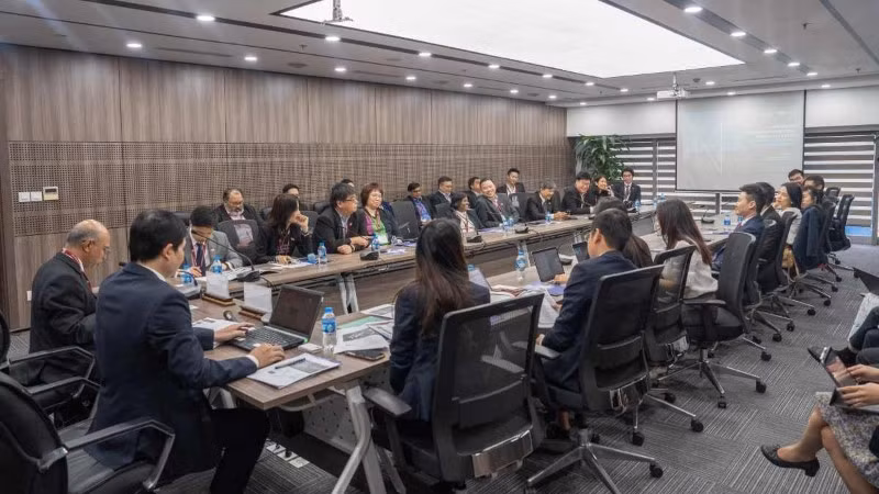 Trung tâm Trọng tài quốc tế (VIAC) trao đổi với đối tác về thực tiễn giải quyết tranh chấp, hòa giải thương mại tại Việt Nam.