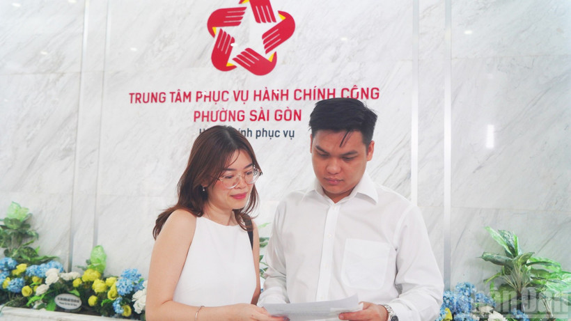 Trung tâm hành chính công phường Sài Gòn thuộc Thành phố Hồ Chí Minh mới chính thức đi vào hoạt động theo mô hình chính quyền địa phương 2 cấp.