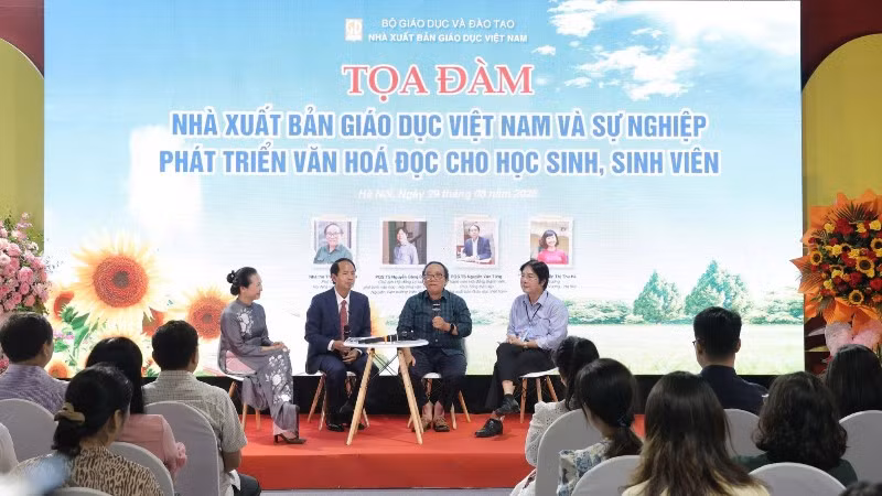 Quang cảnh tọa đàm. (Ảnh: KIM NGỌC)