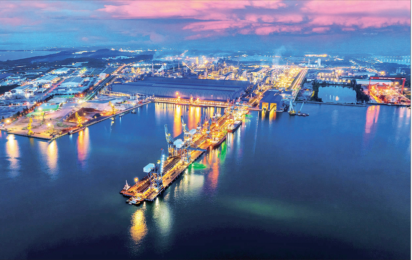 Khu liên hợp sản xuất gang thép Hòa Phát Dung Quất.