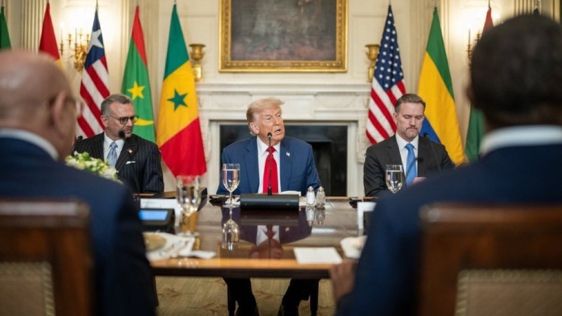 Tổng thống Trump trong cuộc gặp với lãnh đạo các nước Gabon, Guinea-Bissau, Liberia, Mauritania và Senegal tại Nhà Trắng. (Ảnh: The White House)