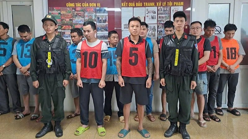 Triệt phá đường dây chế tạo, tàng trữ, mua bán trái phép vũ khí quân dụng do Ngô Quang Vỹ cầm đầu.