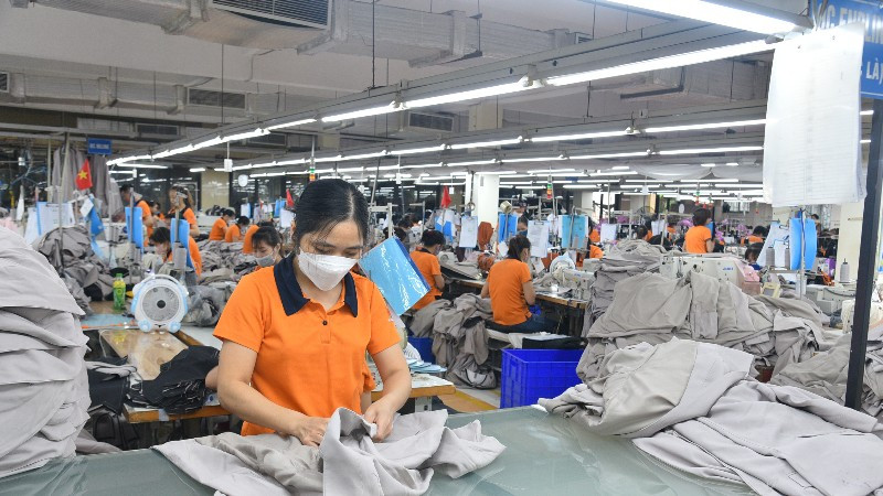 Hoạt động sản xuất tại công ty cổ phần may Hưng Yên, tỉnh Hưng Yên.