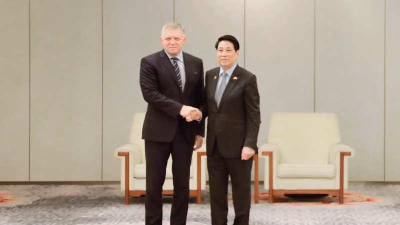 Chủ tịch nước Lương Cường tiếp Thủ tướng Slovakia Robert Fico. (Ảnh: HỮU HƯNG)