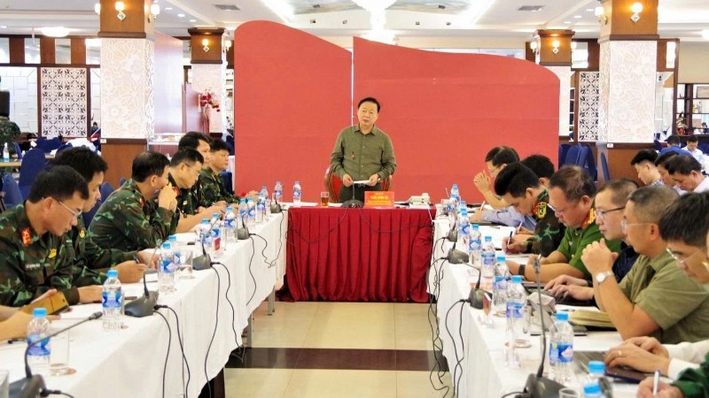 Phó Thủ tướng Chính phủ Trần Hồng Hà chủ trì họp đánh giá tình hình sau khi bão số 10 đổ bộ.