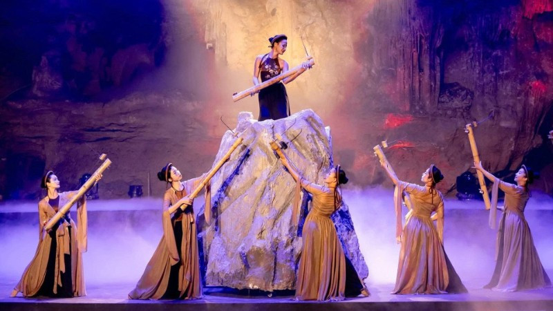 Một tiết mục trong chương trình thực cảnh “Đi tìm dấu ngọc” tại Quảng Ninh. (Ảnh Ban Tổ chức)