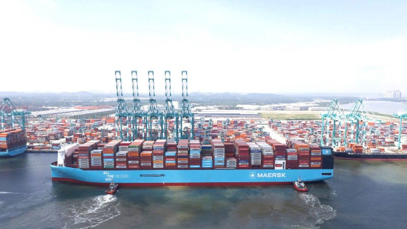 Ngành logistics thế giới đang chuyển mình mạnh mẽ với mục tiêu xanh hóa và số hóa chuỗi cung ứng.