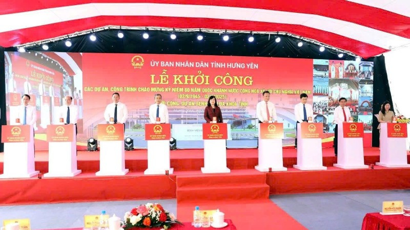 Lãnh đạo ban, bộ, ngành Trung ương và lãnh đạo tỉnh Hưng Yên nhấn nút khởi công dự án xây dựng Bệnh viện đa khoa Thái Bình.