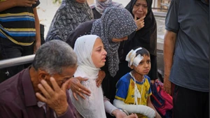 [Video] Israel nổ súng, pháo kích vào dòng người chờ cứu trợ tại Dải Gaza