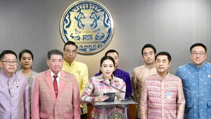 [Video] Thủ tướng Thái Lan giữa vòng xoáy điều tra và bất ổn liên minh