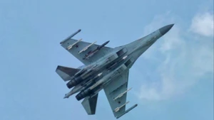 [Video] Tiêm kích Su-35 Nga bị Ukraine bắn hạ trên bầu trời Kursk