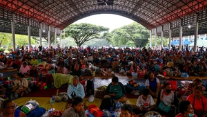 [Video] Thái Lan – Campuchia sơ tán hàng trăm trường học, mở rộng vùng cấm bay