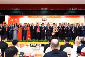 Ban Chấp hành Đảng bộ Bộ Công thương nhiệm kỳ 2025-2030 ra mắt Đại hội.
