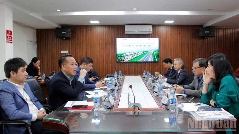 Toàn cảnh cuộc tọa đàm về quy chuẩn chất lượng dịch vụ trạm dừng nghỉ trên đường cao tốc.