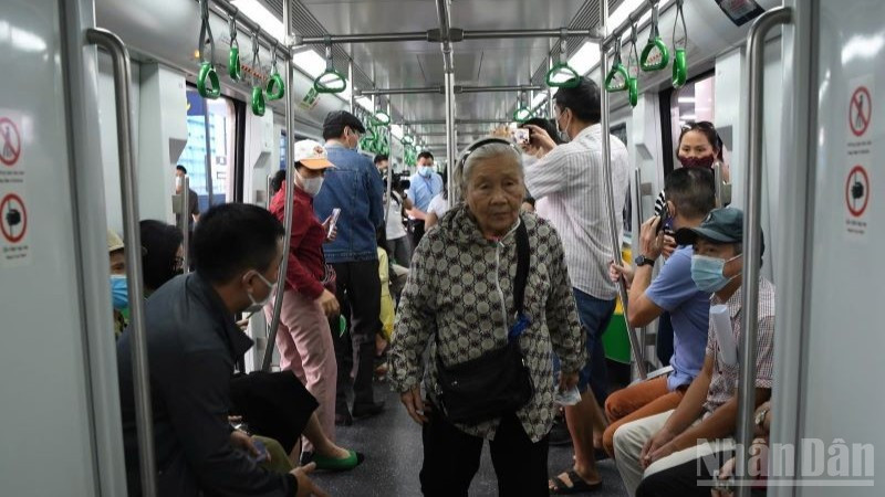 Hà Nội Metro miễn phí vé đi tàu ở cả hai tuyến Cát Linh-Hà Đông và Nhổn-Ga Hà Nội trong 4 ngày nghỉ lễ 2/9.