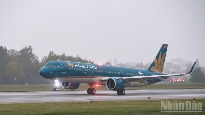 Hủy hàng loạt chuyến bay do ảnh hưởng bão số 5 (Kajiki) Vietnam Airlines hủy hàng loạt chuyến bay do ảnh hưởng bão số 5.