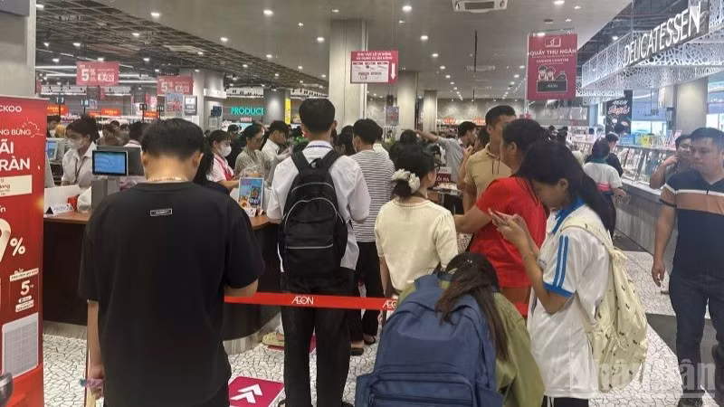 Chính thức khai trương Trung tâm Bách hóa tổng hợp Aeon Văn Giang.