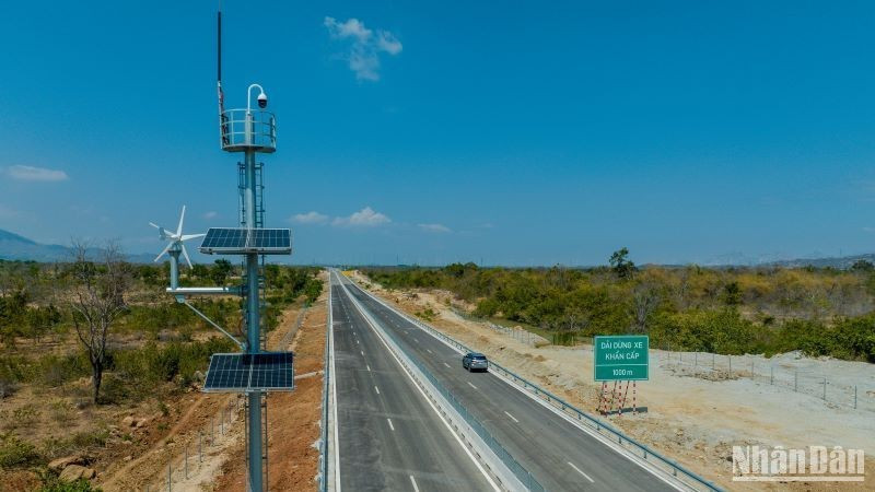 Hệ thống ITS tích hợp hiện đại được triển khai lắp đặt trên tuyến cao tốc bắc-nam.
