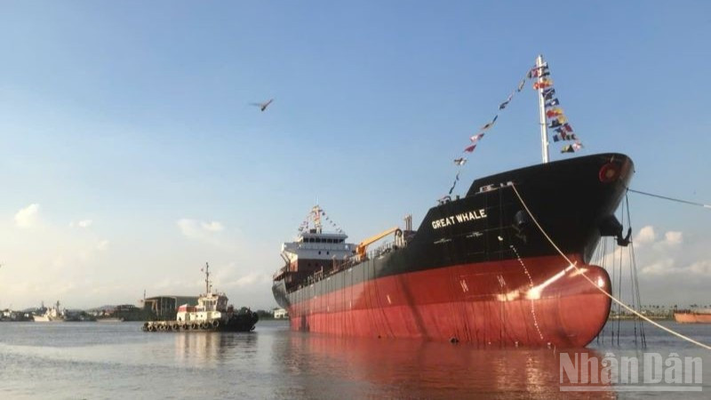 Công ty Đóng tàu Bạch Đằng (SBIC) hạ thủy thành công tàu chở dầu/hóa chất quốc tế dung tích 9.300m3 mang tên Great Whale.