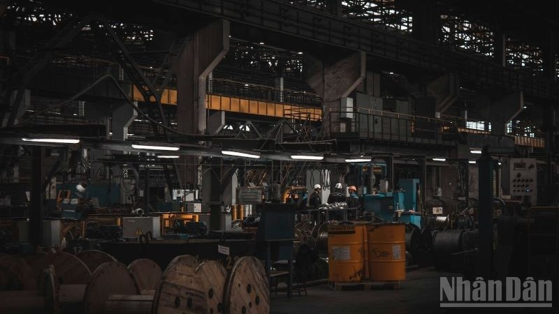 Tổ chức Climateworks Centre đề xuất một lộ trình chuyển đổi riêng nhằm đưa Thành phố Hồ Chí Minh, trung tâm kinh tế hàng đầu cả nước, trở thành khu công nghiệp phát thải ròng bằng 0 (Net Zero Industrial Precinct - NZIP).