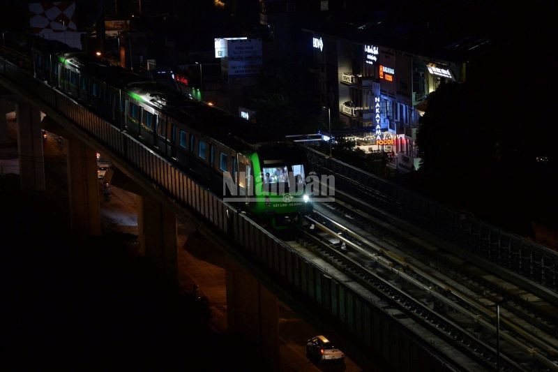 Năm 2025 vừa qua, Hà Nội Metro đã vận hành tuyệt đối an toàn, thông suốt gần 162 nghìn lượt tàu với gần 1.756.500 km chạy tàu trên 2 tuyến đường sắt đô thị Cát Linh-Hà Đông và Nhổn-Ga Hà Nội (đoạn trên cao).