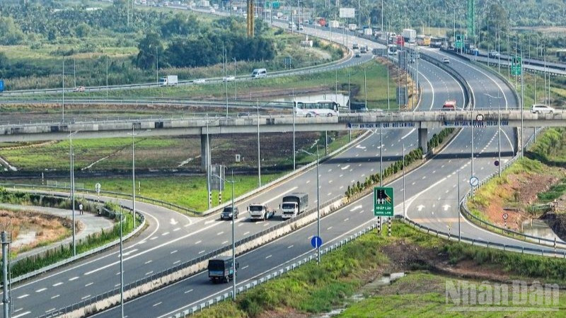 Một đoạn tuyến dự án đường cao tốc Trung Lương-Mỹ Thuận.