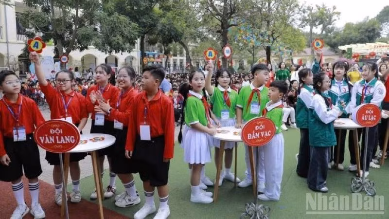 Chương trình giao lưu về đổi mới phương pháp giáo dục an toàn giao thông tại Phú Thọ.