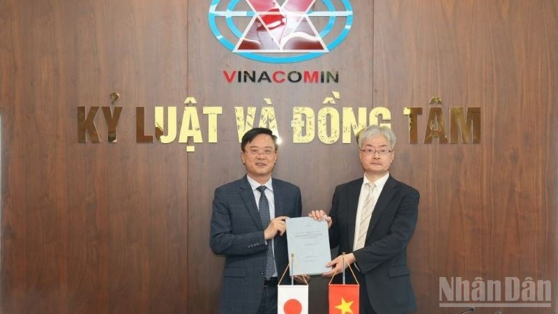 Đại diện TKV và JOGMEC ký kế hoạch hợp tác đào tạo công nghệ an toàn và khai thác than năm 2026.