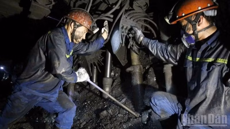 Tháng 7 vừa qua, TKV sản xuất hơn 3,24 triệu tấn than sạch, bằng 100% kế hoạch tháng; lũy kế 7 tháng đầu năm hơn 24 triệu tấn, bằng 103,4% so với cùng kỳ.