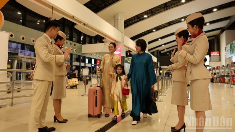 Sáng 1/11/2025, Sun PhuQuoc Airways (SPA – thuộc Tập đoàn Sun Group) chính thức khai thác thương mại, với những chuyến bay đầu tiên đến Phú Quốc.