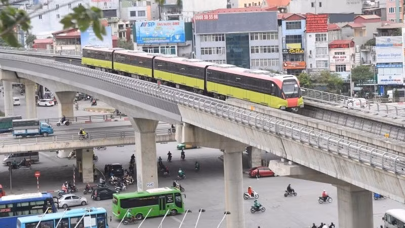 Hà Nội Metro phục vụ miễn phí hành khách trong 9 ngày Tết và giảm thời gian giãn cách giữa các lượt tàu tuyến Cát Linh-Hà Đông và Nhổn-Ga Hà Nội.