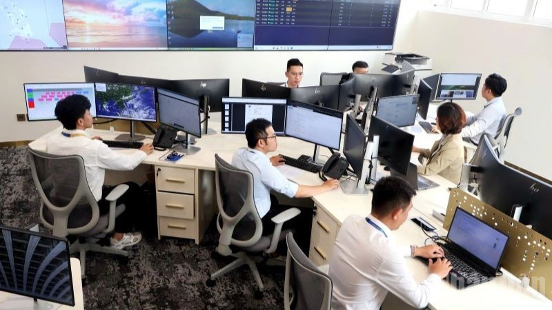 Trung tâm Điều hành khai thác (IOCC) của Vietravel Airlines được thiết kế hiện đại, sang trọng, tích hợp các giải pháp công nghệ cao phục vụ công tác điều hành bay và khai thác.