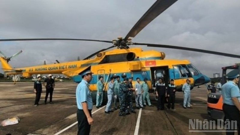 Các đơn vị điều hành bay thuộc VATM đã phối hợp hiệu quả, bảo đảm an toàn cho 14 lượt cất cánh, hạ cánh của các chuyến bay trực thăng vận chuyển hàng cứu trợ tới những địa bàn bị cô lập ở Cao Bằng, Thái Nguyên và Lạng Sơn.