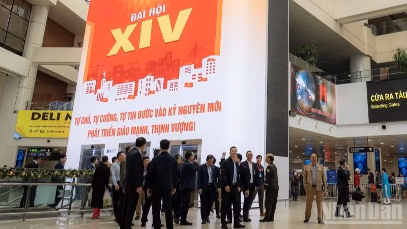 Đoàn công tác của Cục Hàng không Việt Nam kiểm tra hoạt động tại Cảng Hàng không quốc tế Nội Bài.