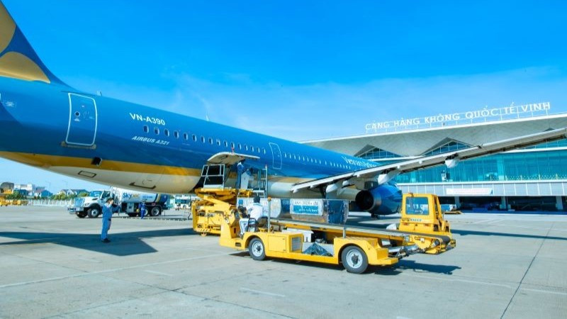 Tàu bay Vietnam Airlines khai thác tại sân bay Vinh.