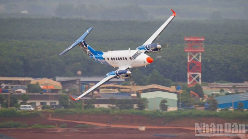 Tàu bay Beechcraft B300 (OK-ANS) được lựa chọn cho đợt bay hiệu chuẩn lần này đã thực hiện tổng cộng 30 bài bay.